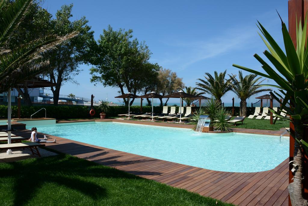 Hotel Spiaggia Pesaro Exterior foto